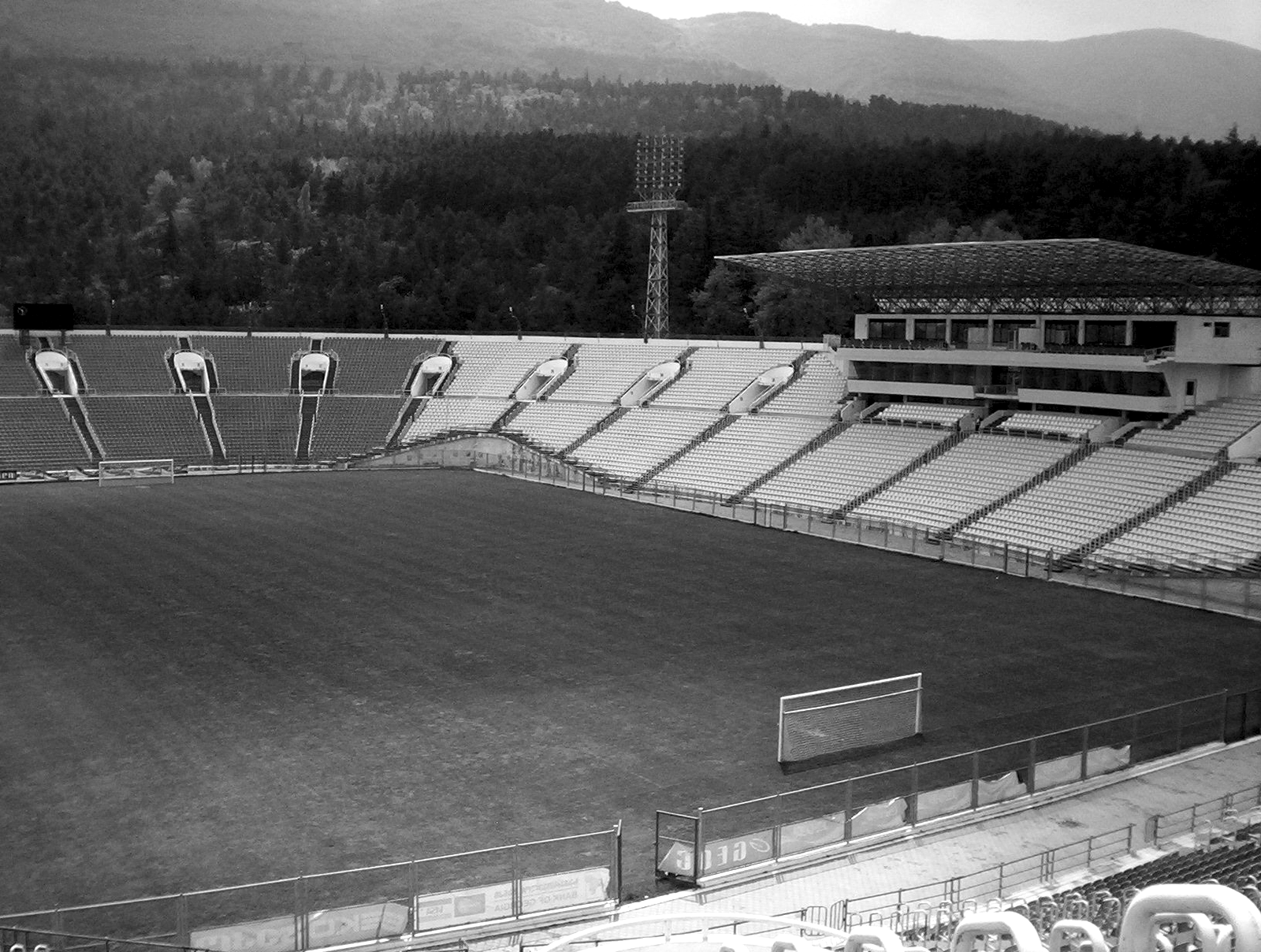 A Borrowed Stadium for One European Night
